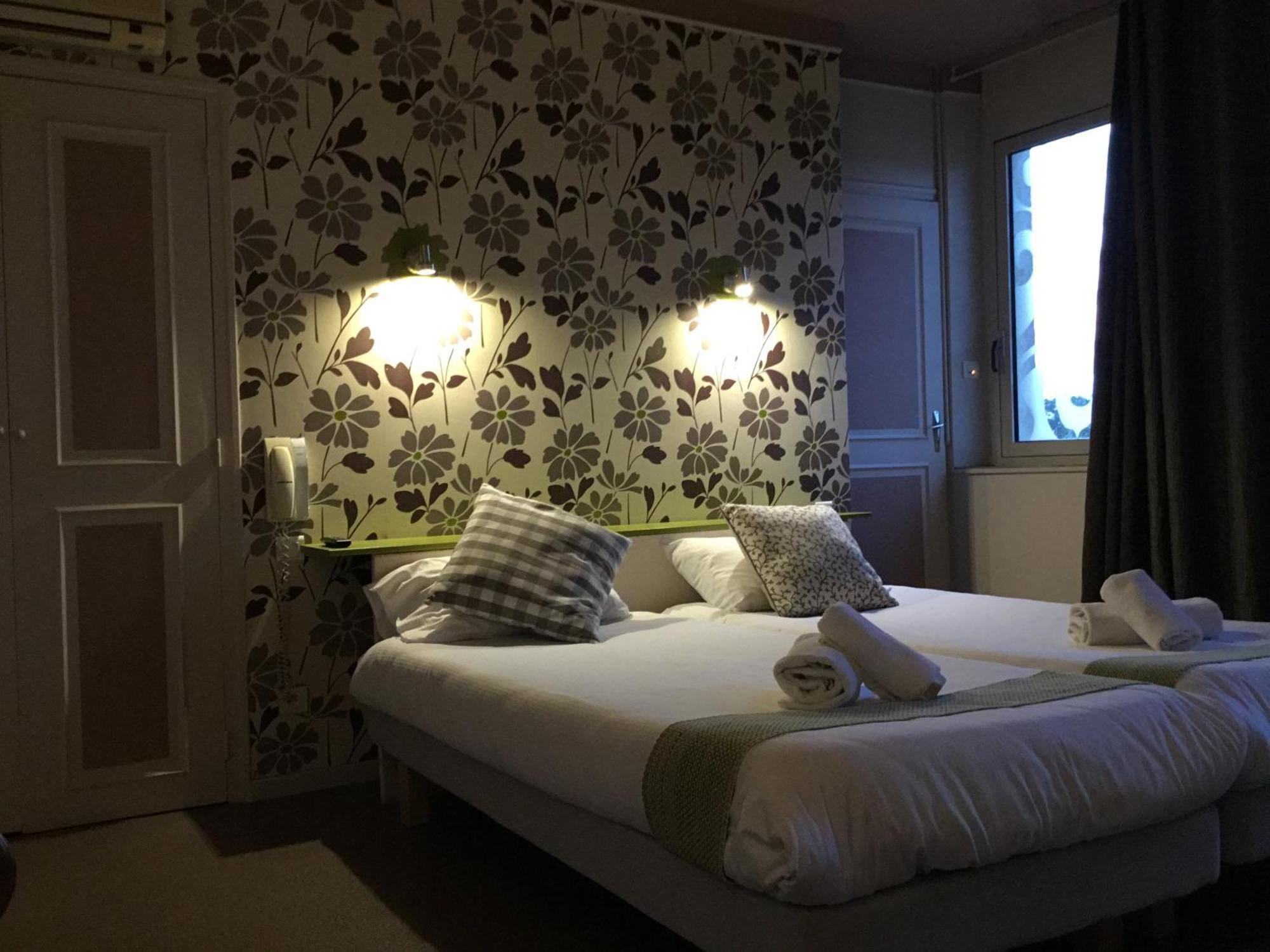 Hotel Le Pont Napoleon La Celle-sous-Gouzon Luaran gambar