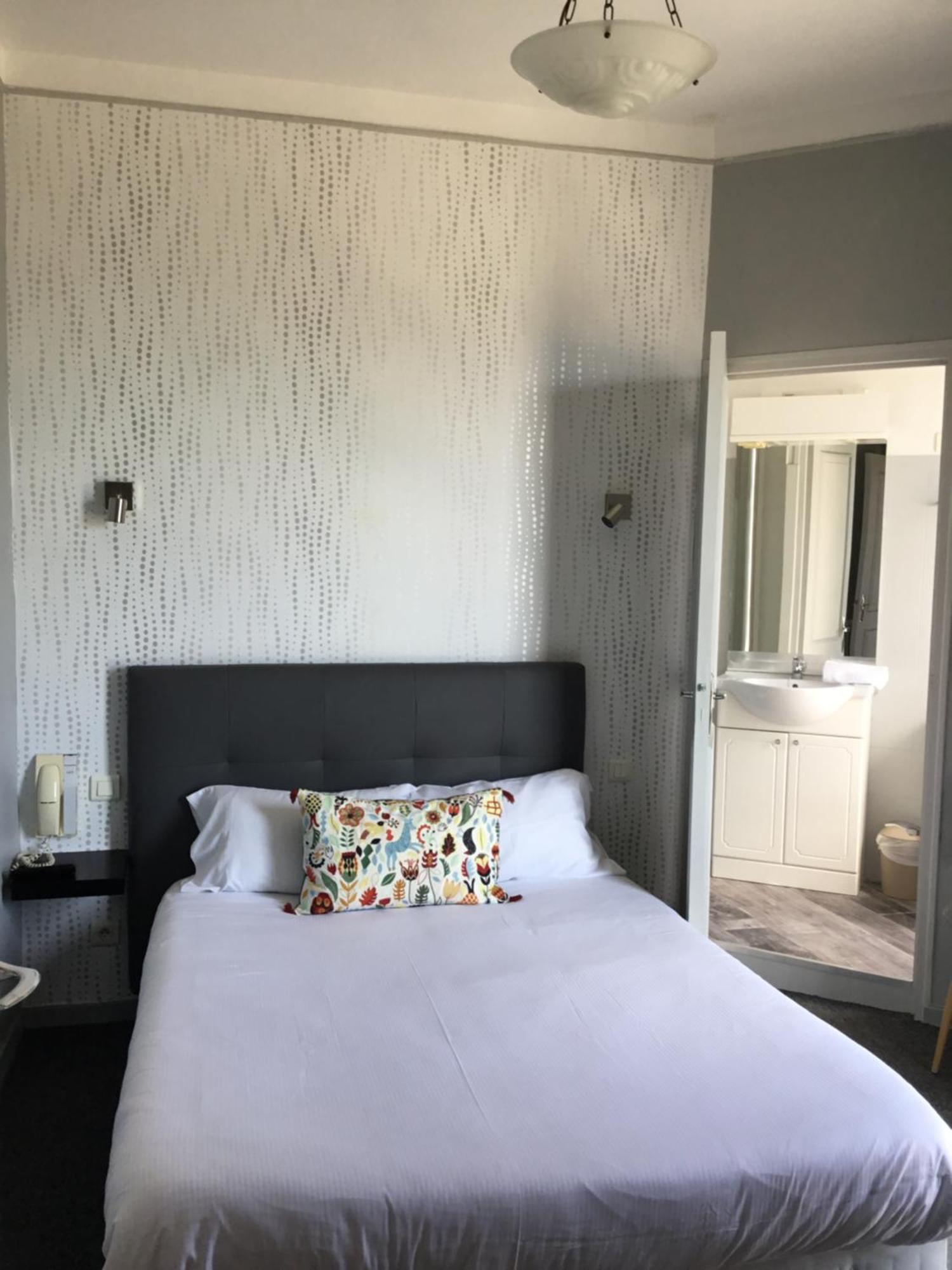 Hotel Le Pont Napoleon La Celle-sous-Gouzon Luaran gambar